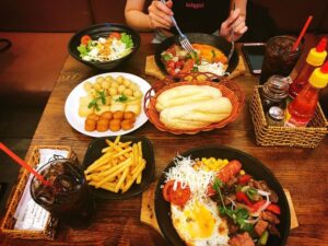 Quán ăn đường Trần Quốc Toản