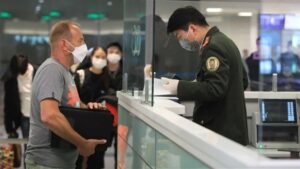 Khó khăn trong quản lý người nước ngoài