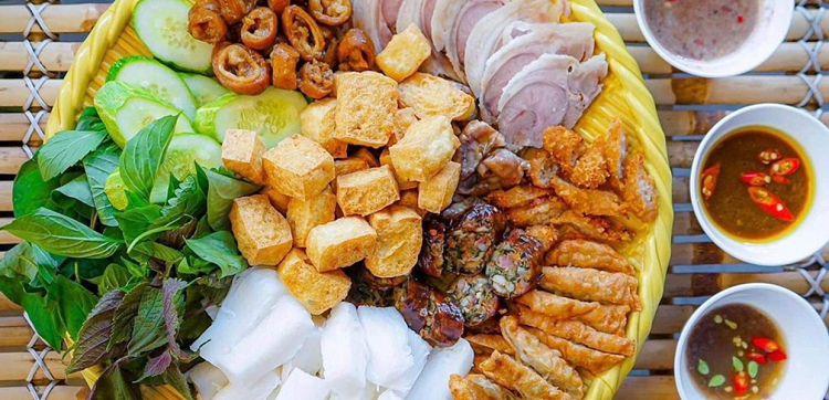 Món ăn đêm Đà Lạt mà bạn nên trải nghiệm 24 quán ăn đường Võ Văn Hát