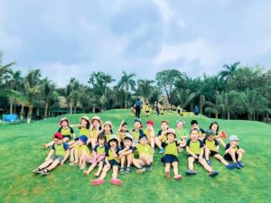 Nhóm trẻ ở quận Long Biên Hà Nội