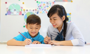 Học sinh tiểu học thuê gia sư có vi phạm dạy thêm học thêm